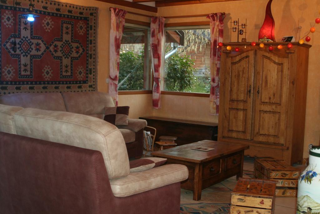 Chambre D'Hotes "Les Crets" Mercury-Gémilly Zewnętrze zdjęcie